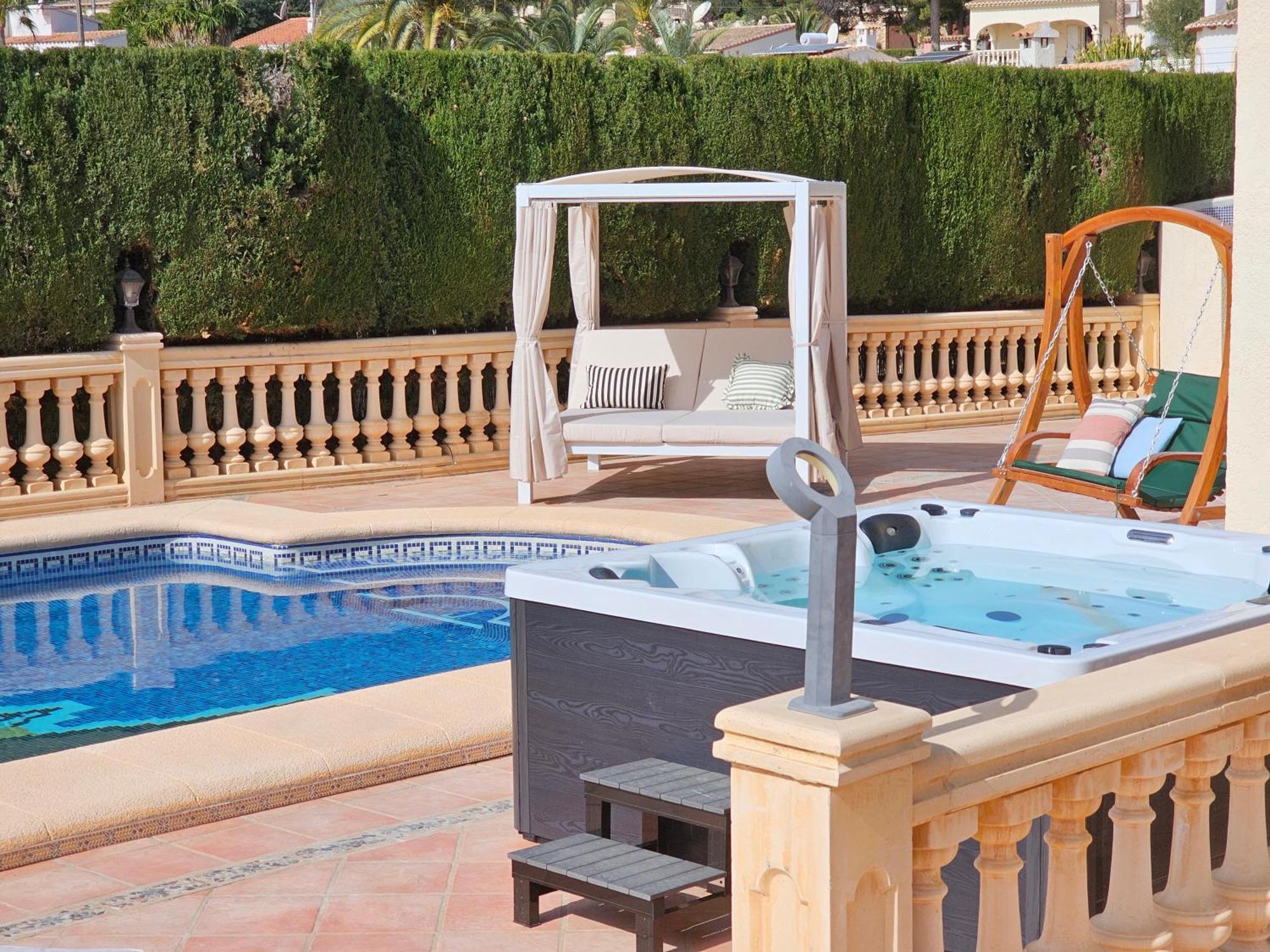 קלפה Luxury Villa - Pool, Hot Tub, Aircon, Tvs, Home Cinema, Office, Gbit Internet, Sports Equipment מראה חיצוני תמונה