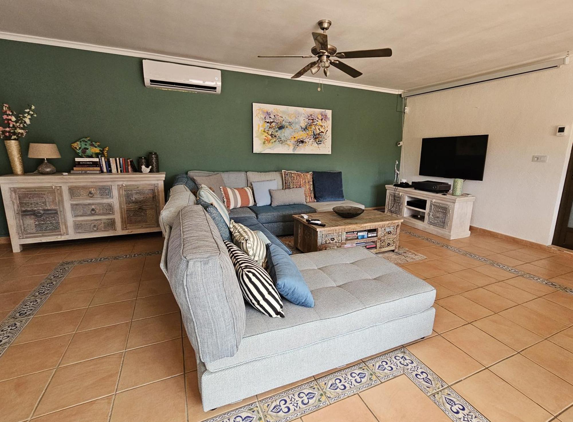קלפה Luxury Villa - Pool, Hot Tub, Aircon, Tvs, Home Cinema, Office, Gbit Internet, Sports Equipment מראה חיצוני תמונה