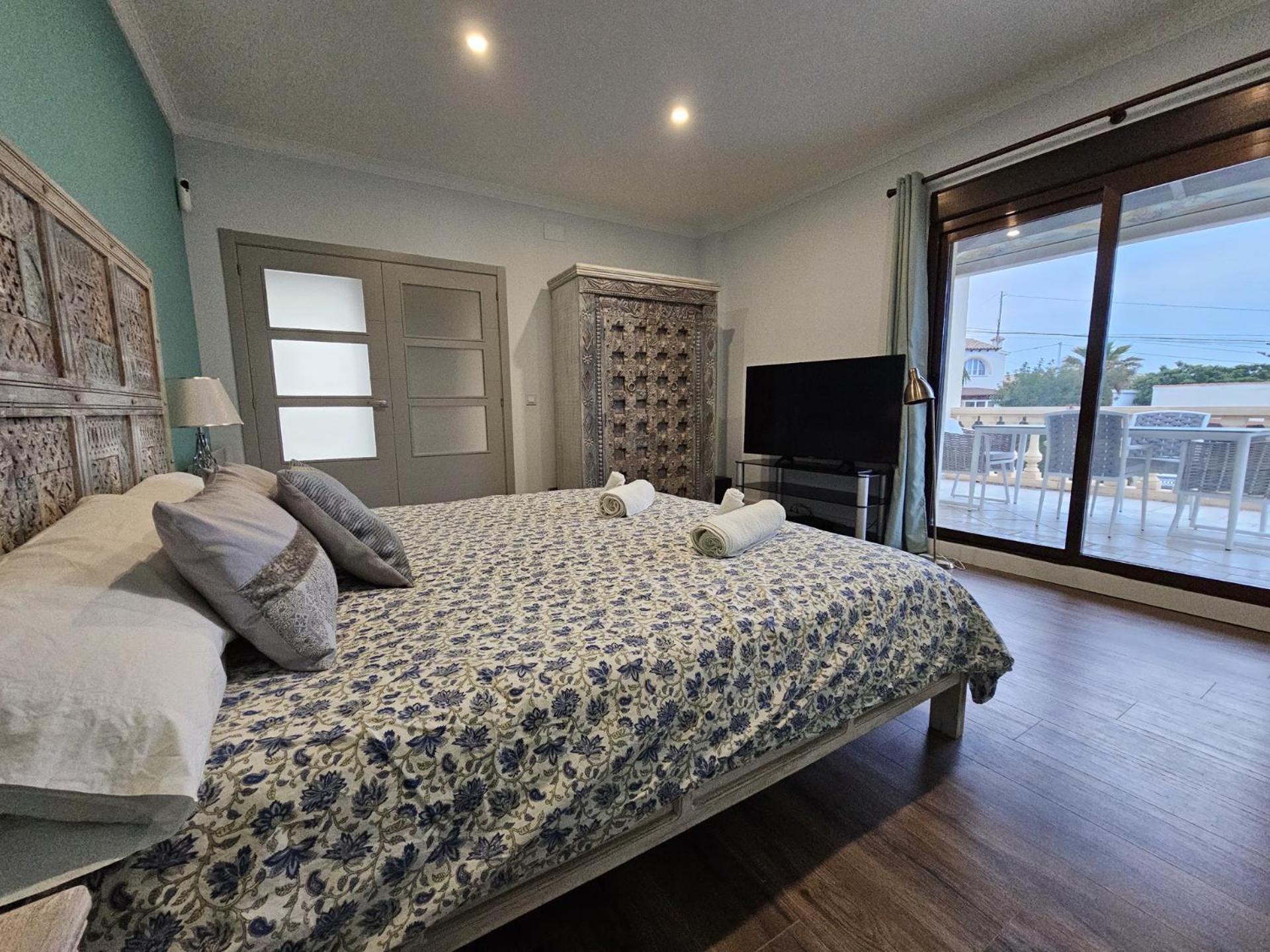קלפה Luxury Villa - Pool, Hot Tub, Aircon, Tvs, Home Cinema, Office, Gbit Internet, Sports Equipment מראה חיצוני תמונה