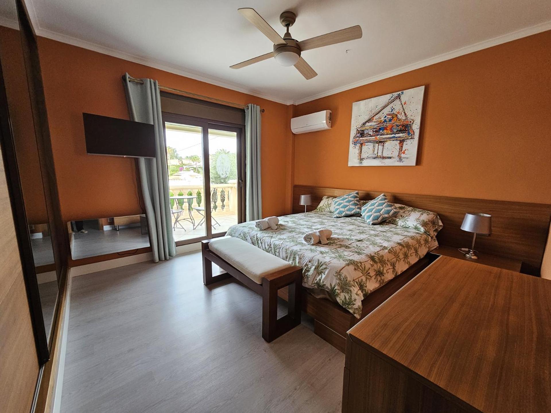 קלפה Luxury Villa - Pool, Hot Tub, Aircon, Tvs, Home Cinema, Office, Gbit Internet, Sports Equipment מראה חיצוני תמונה